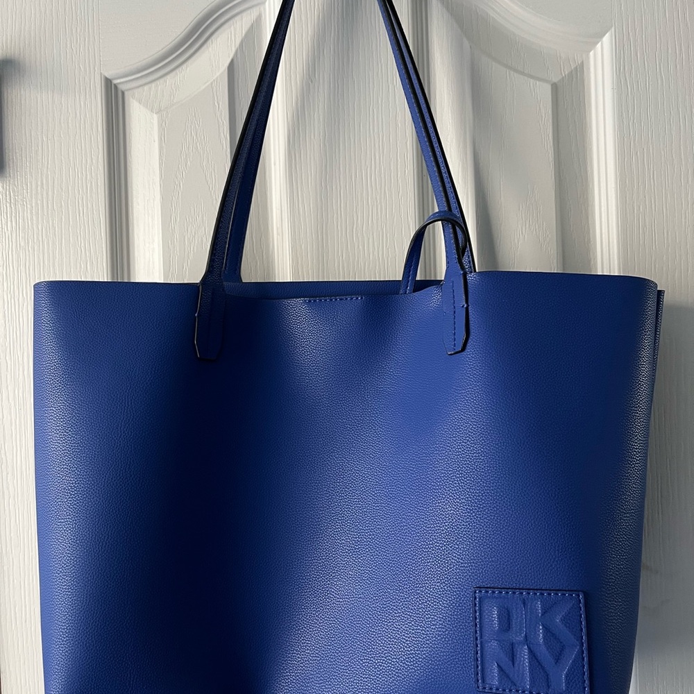 Dkny Blue Tote Bag Structured Spacious Stylish